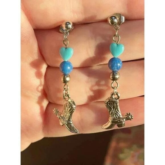Vintage Avon Western Cowboy Boot Dangle Earrings – 1990s Silver-Tone Boots, 2″ D - Picture 3 of 5
